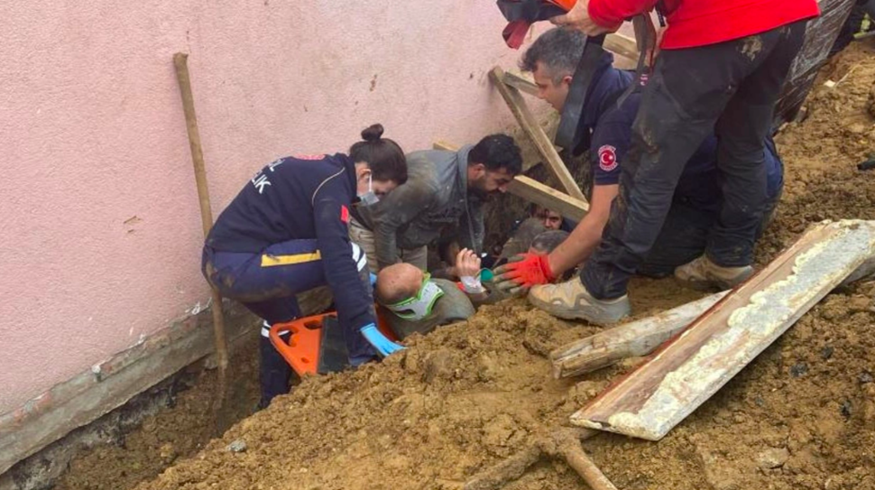 Boğazına kadar toprağa gömülen işçi saatler sonra kurtarıldı