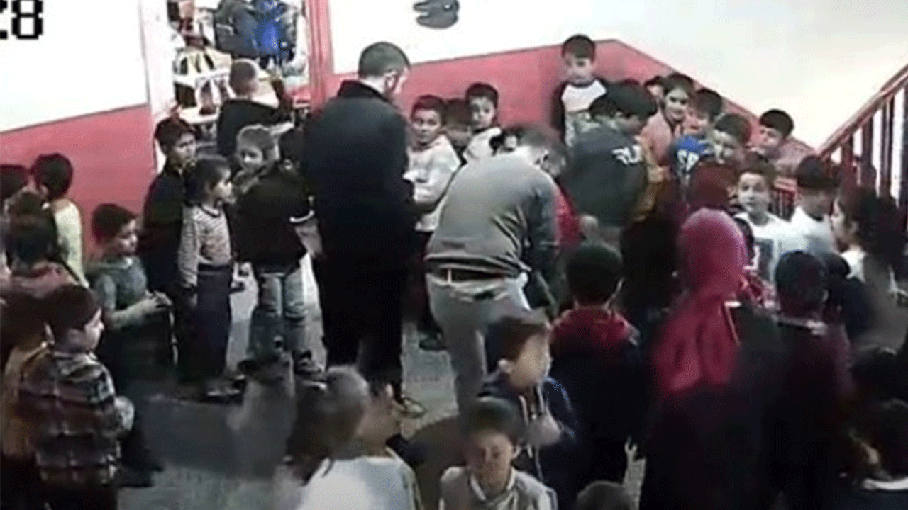 Boğazına şeker kaçan çocuğu böyle kurtardı!