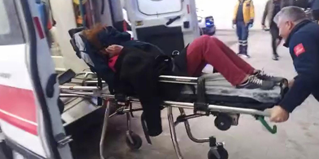 Boğazından bıçaklanan kadın ağır yaralandı