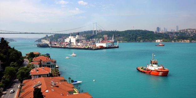 Boğazlardan gemi geçişleri arttı!