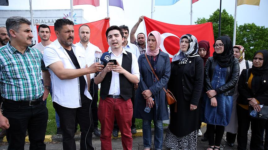 Böhmermann'ı destekleyen Belçikalı siyasetçi protesto edildi