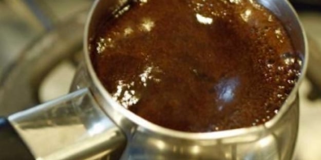 Bol köpüklü Türk kahvesi nasıl yapılır? Köy, mahalle, şehirlerde: Herkesin gözdesi kahve ne işe yarar? Faydaları nelerdir?