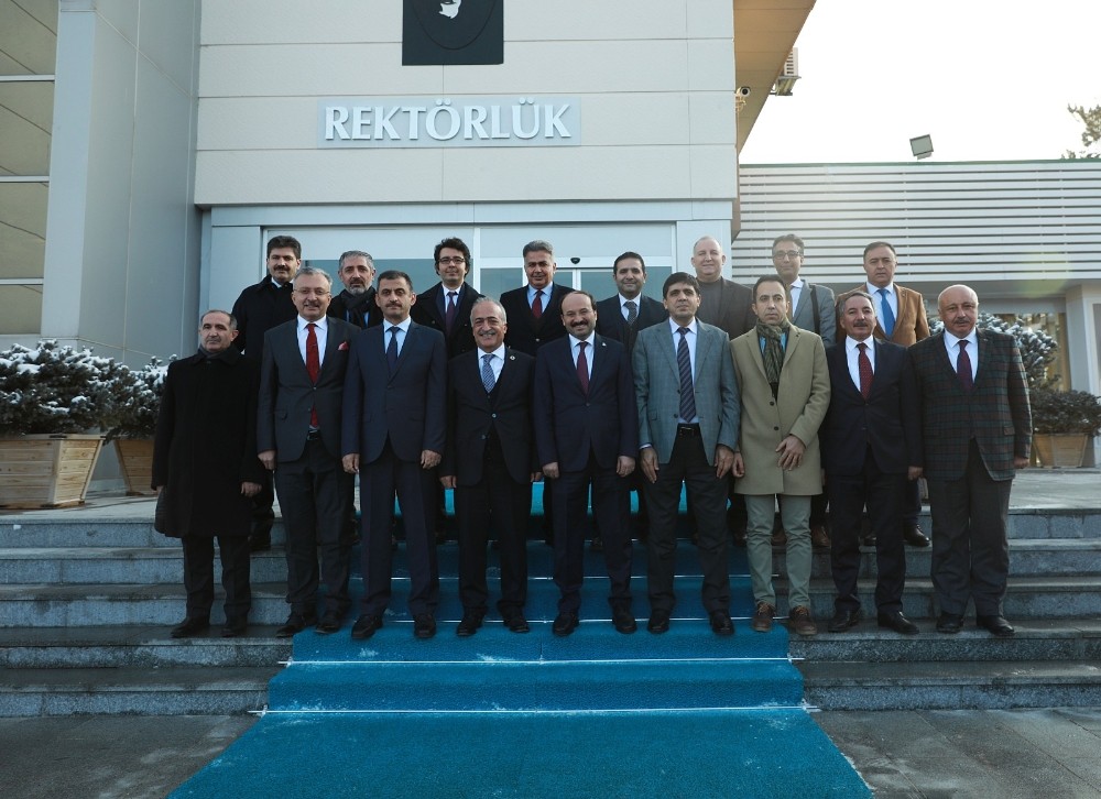 Bölge rektörleri kariyer fuarı gündemiyle toplandı 