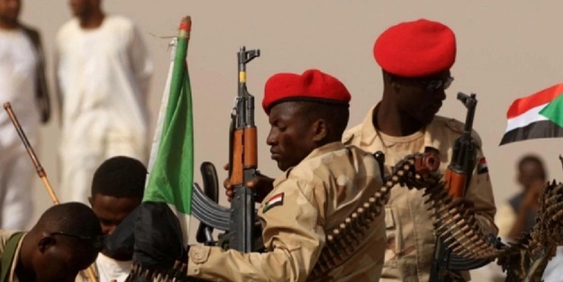 Bölgede gerilim yüksek! Sınıra asker yığdılar: Topraklarımızdan çekilin