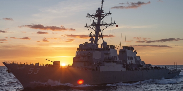 Bölgede görülen ABD savaş gemisi endişelendirdi!