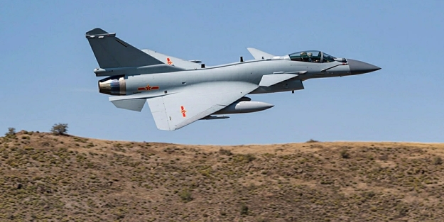 Bölgede sıcak saatler! Çin savaş uçakları Tayvan semalarında görüldü