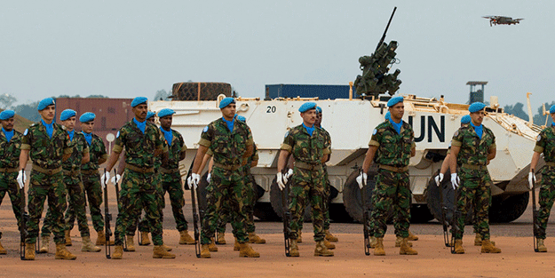 Bölgeden uçakla altın çaldılar