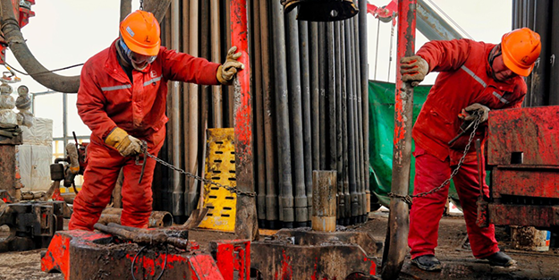 Bölgenin en derin petrol arama kuyusu açıldı! Gaz ve petrol fışkıracağı tahmin ediliyor