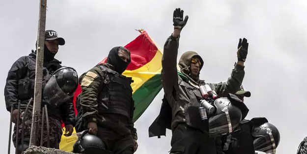 Bolivya'da askeri darbe! Ordu sokağa indi