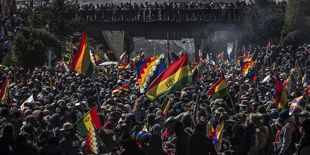 Bolivya'da öğretmenler maaşlarının artırılması talebiyle protesto düzenledi