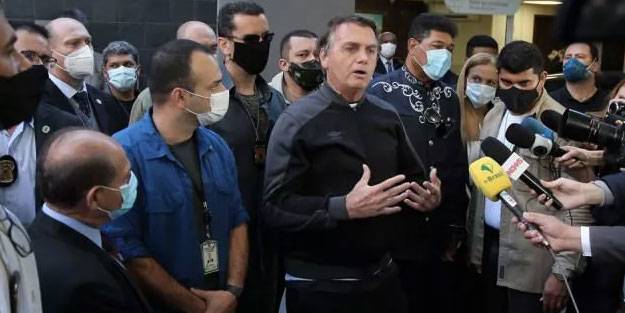 Bolsonaro taburcu edilir edilmez gazetecileri fırçaladı