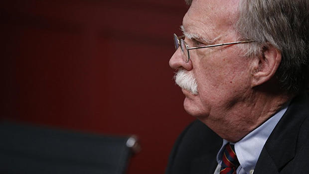 Bolton'a zor 'diktatör' sorusu! Cevap veremedi