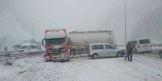 Bolu-Ankara karayolu ulaşıma kapandı!