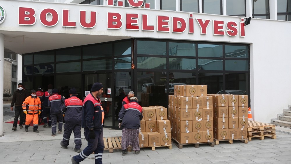 Bolu Belediyesi’nden 4 bin 750 aileye gıda yardımı 
