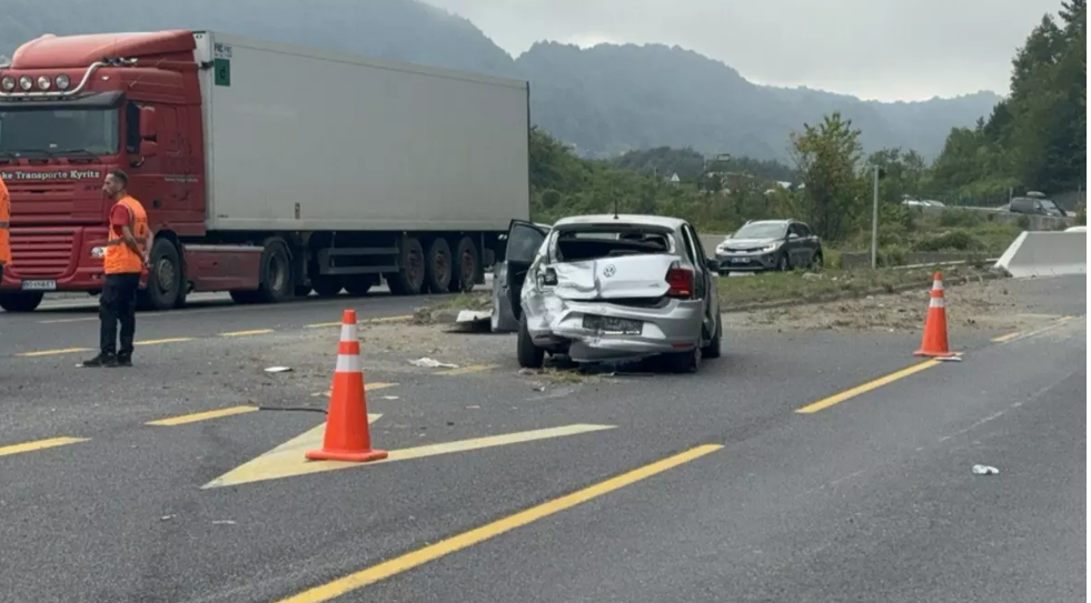 Bolu Dağı geçişinde 4 araç birbirine girdi