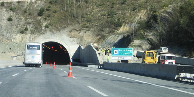Bolu dağı tüneli İstanbul yönü kapandı