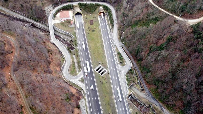 Bolu Dağı Tüneli'nden geçen yıl 10 milyon 550 bin araç geçti