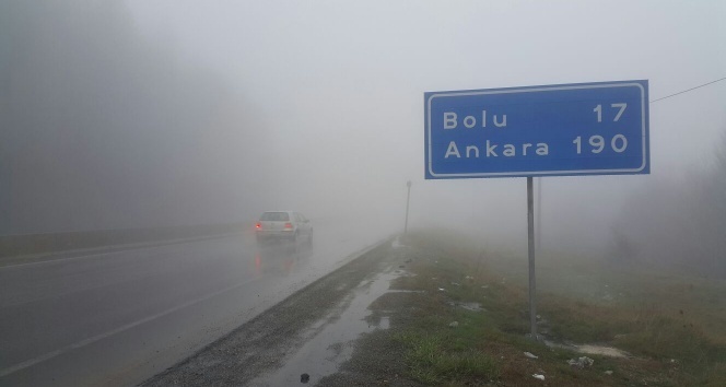 Bolu Dağında görüş mesafesi 20 metreye düştü