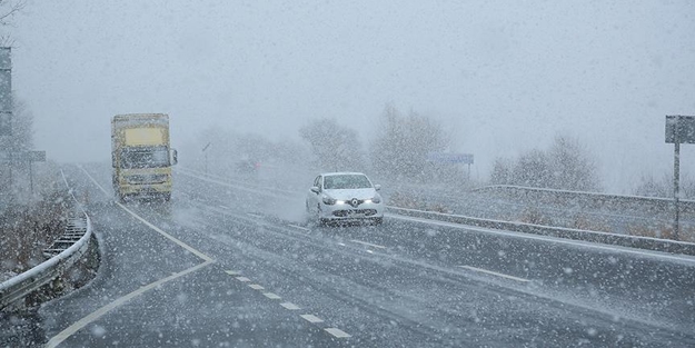 Bolu Dağı'nda yoğun kar yağışı!