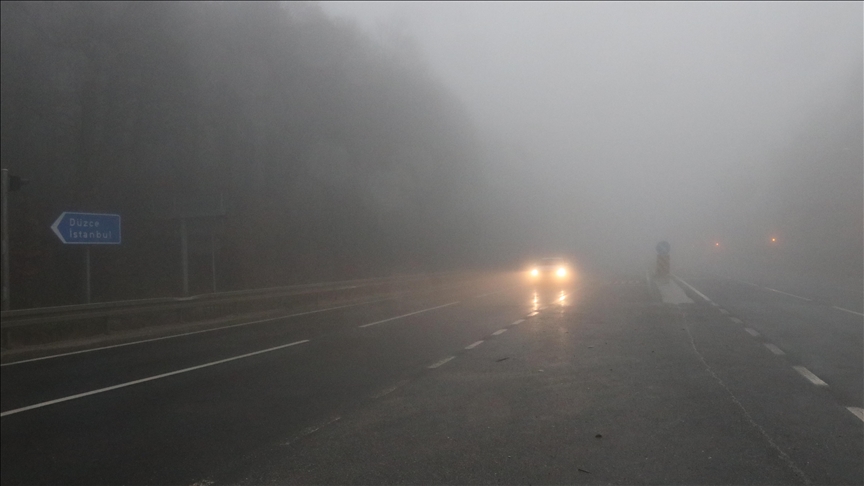 Bolu Dağı'nda sağanak ve yoğun sis etkili oluyor