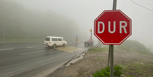 Bolu Dağı'nda sürücüler yolda güçlükle ilerliyor