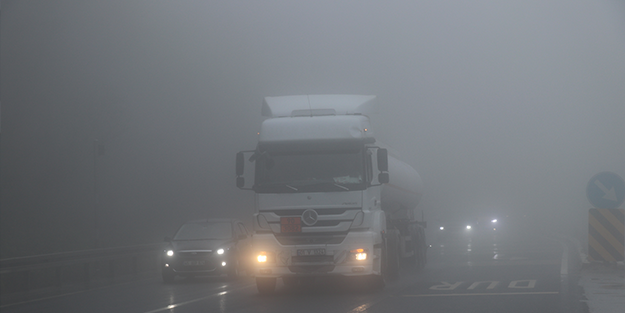 Bolu Dağı'nda sürücüler zor anlar yaşıyor