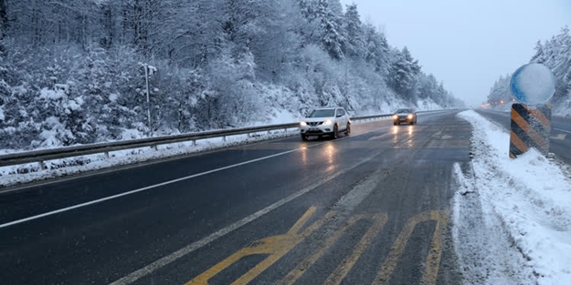 Bolu Dağı'nda yoğun kar yağışı