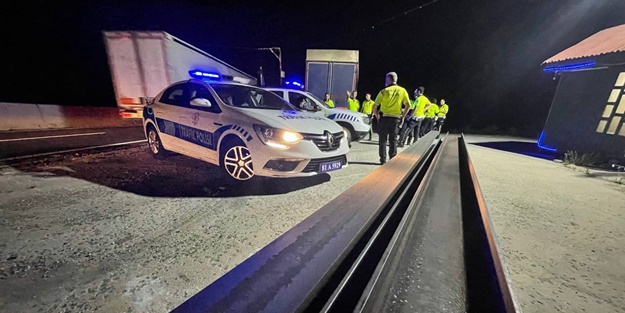 Bolu Dağı'nda yola demir profil düştü! Ulaşım aksadı