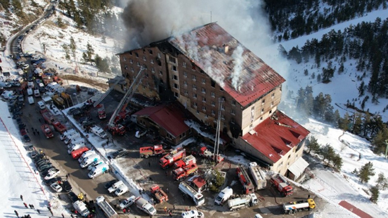 Bolu Kartalkaya'daki yangını ilk gören aşçı konuştu:' Söndürmeye yarar su fıskiyesi çalışmadı'