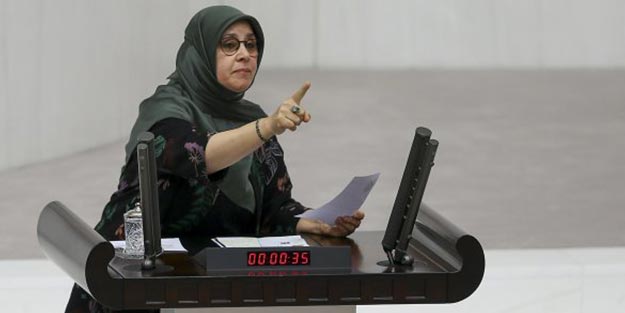 Bölücü siyasetine ayeti alet eden Hüda Kaya, cevabını aldı!