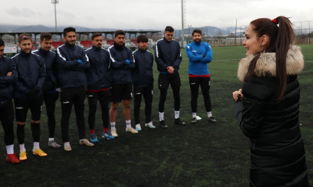 Bolu’da, 3 çocuk annesi iş kadını, futbol kulübüne başkan oldu 