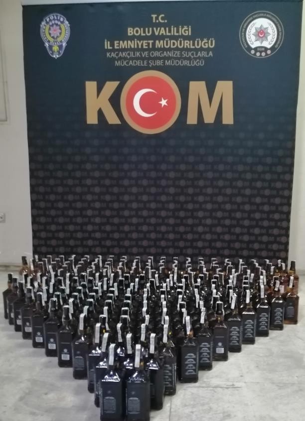 Bolu’da 47 bin 500 lira değerinde sahte alkollü içecek yakalandı 