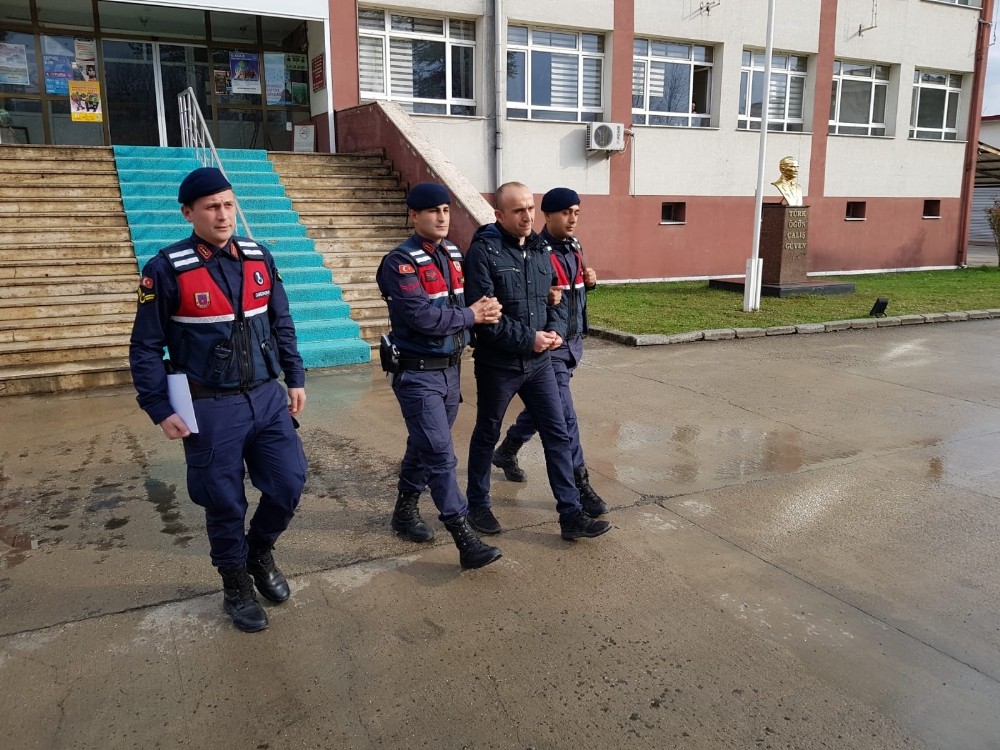 Bolu’da, 6 eve girerek hırsızlık yapan 4 şahıs adliyeye sevk edildi 
