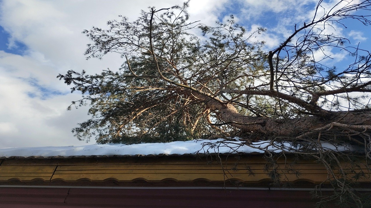 Bolu'da acı olay: Yaşlı adam çatıdan düştü