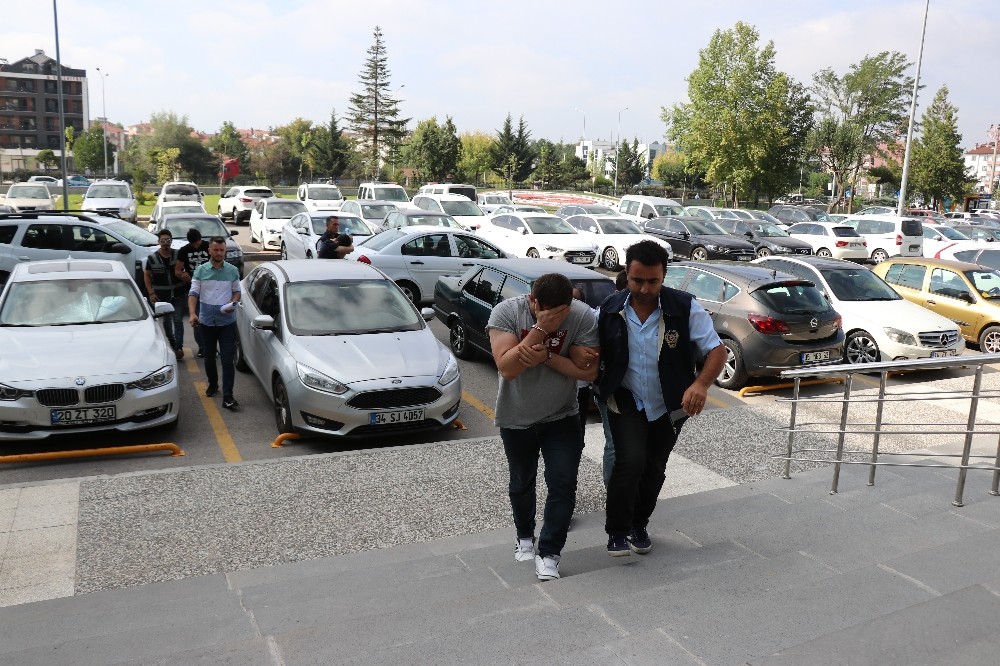 Bolu’da, adliye lojmanlarından hırsızlık yapan 4 kişi adliyeye sevk edildi 