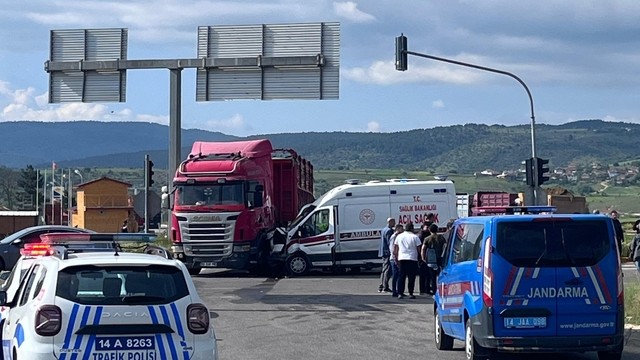 Bolu’da ambulansın da karıştığı zincirleme kaza! Çok sayıda yaralı var