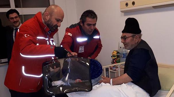 Bolu'da evi yanan yaşlı adam için seferber oldular