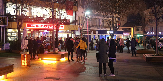 Bolu'da korkutan deprem! Vatandaşlar sokağa döküldü