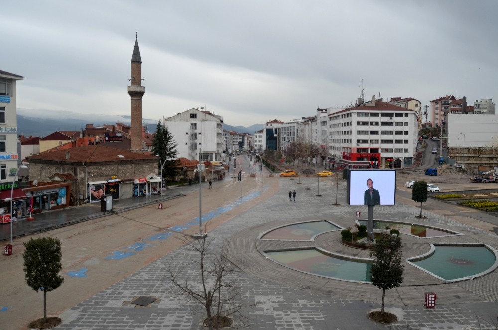 Bolu’da iki cadde yayalara kapatıldı 