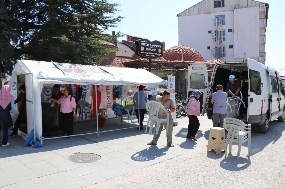 Bolu’da işe geri alınan 18 belediye işçisi 127 gün sonra eylemlerini sonlandırdı 