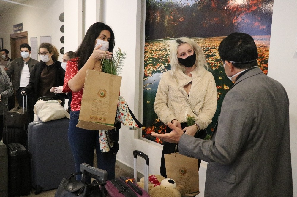 Bolu’da, karantinası biten 353 kişi memleketlerine gitti 