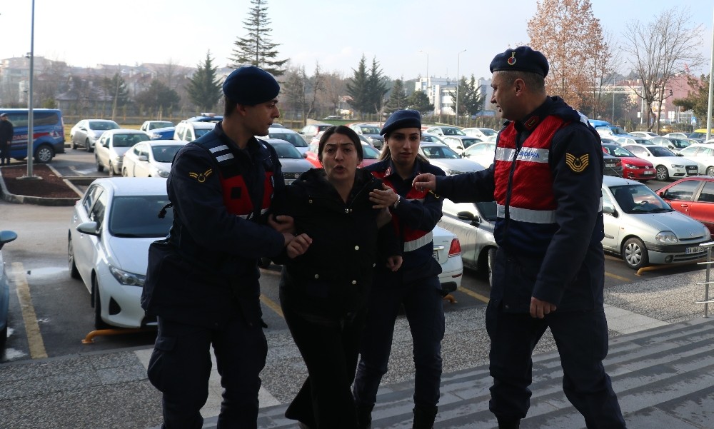 Bolu’da, kimlik kontrolünde yakalanan DHKPC’li kadın adliyeye sevk edildi 