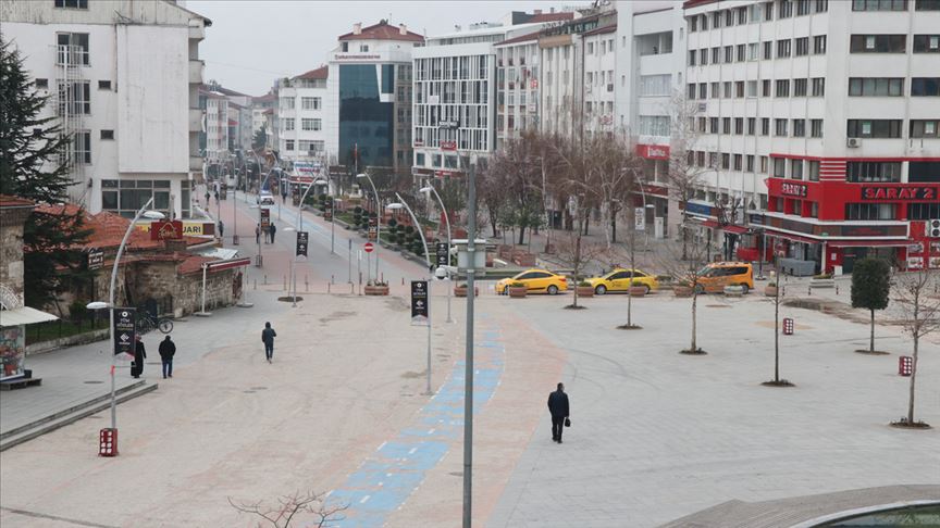 Bolu'da Kovid-19'a karşı il, ilçe ve köylere ulaşım kısıtlandı, tek-çift plaka sistemine geçildi