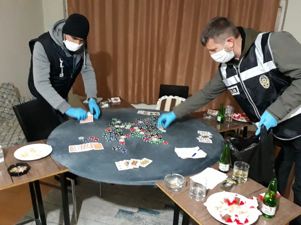 Bolu’da, kumarhaneye çevrilen eve operasyon: 13 gözaltı 