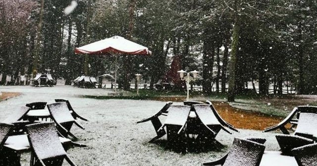 Bolu'da lapa lapa kar yağdı