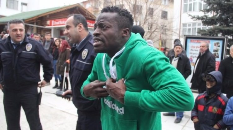 Bolu'da yabancılarla yumruk yumruğa kavga