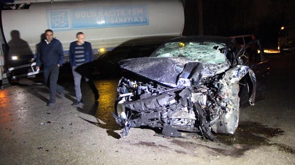 Bolu'da otomobil ile kamyon çarpıştı! Ölü ve yaralı var...