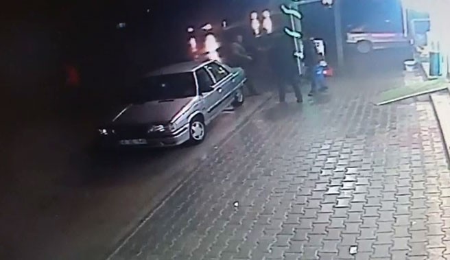 Bolu’da otomobilin yayaya çarpma anı kameralara yansıdı 