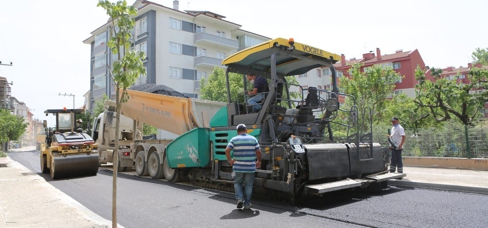 Bolu’da, parke taşları yerini ‘sıcak asfalta’ bırakıyor 