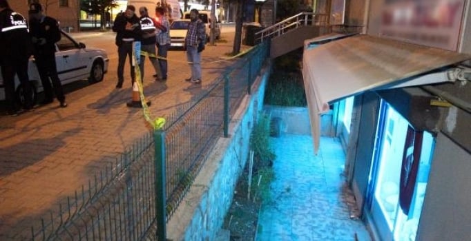 Bolu'da pencereden düşen çocuğu tente kurtardı